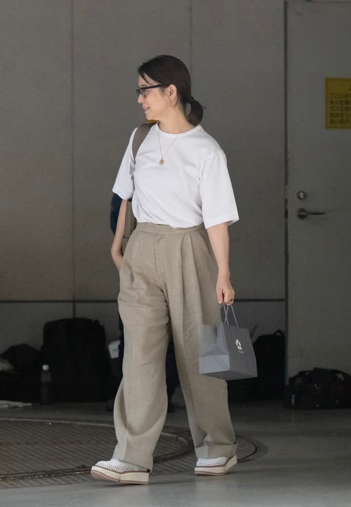5万 石田ゆり子 TENNE HANDCRAFTED MODERN パンツ 白 - メルカリ