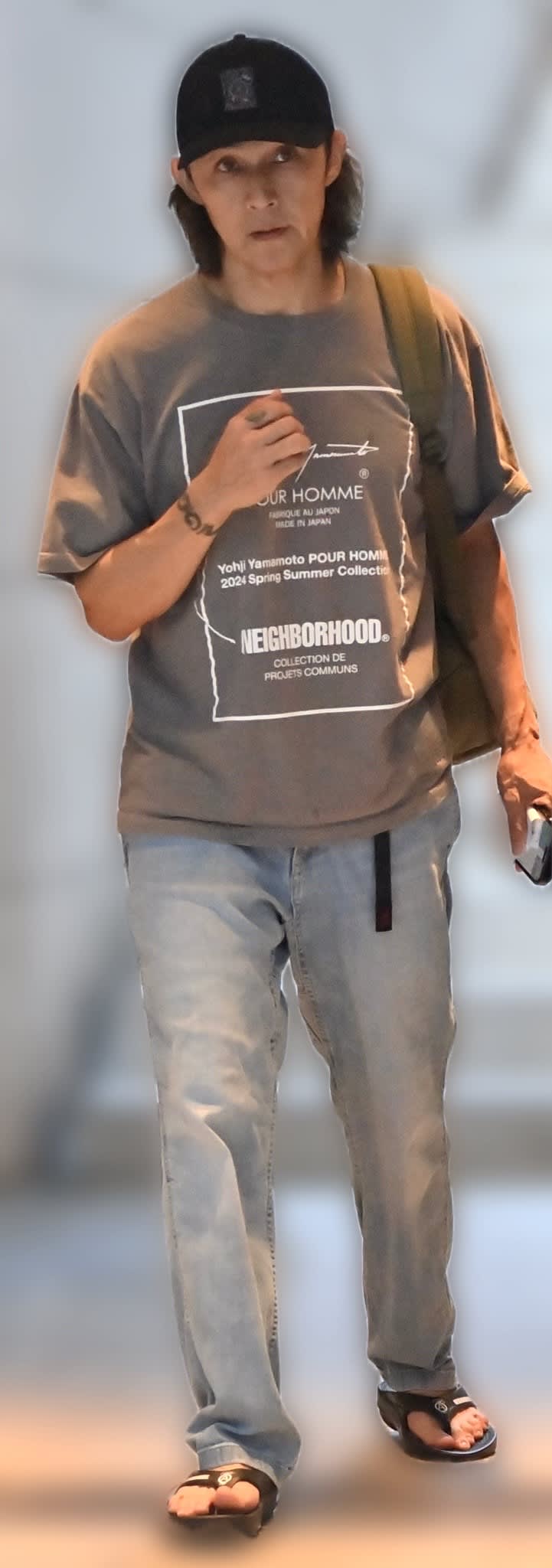 Tシャツにビーサンなのにこの色気とオーラ…『B'z』稲葉浩志「大物