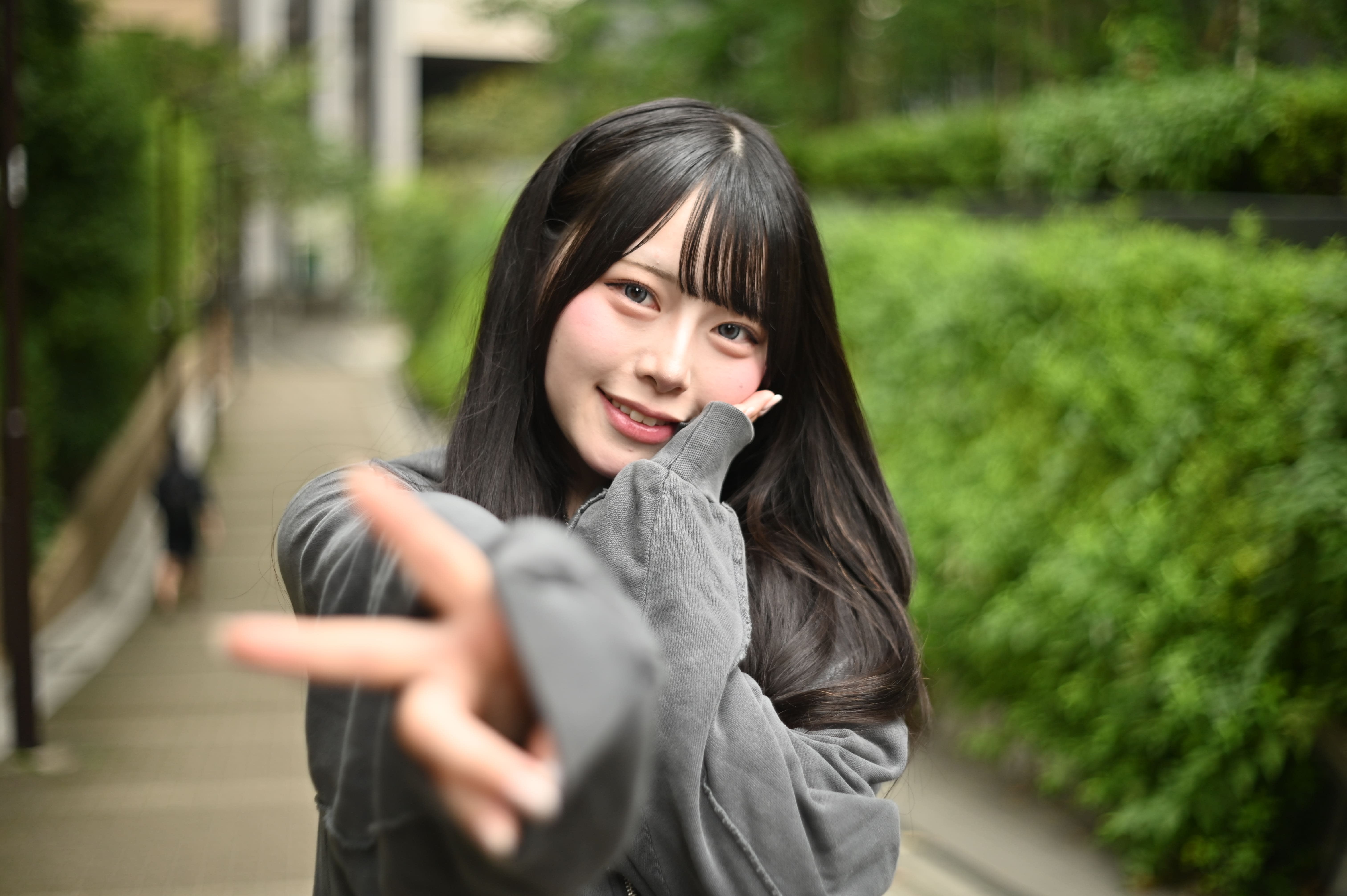 AI生成を疑われる美貌！Z世代のカリスマ「Mumeixxx」が明かした