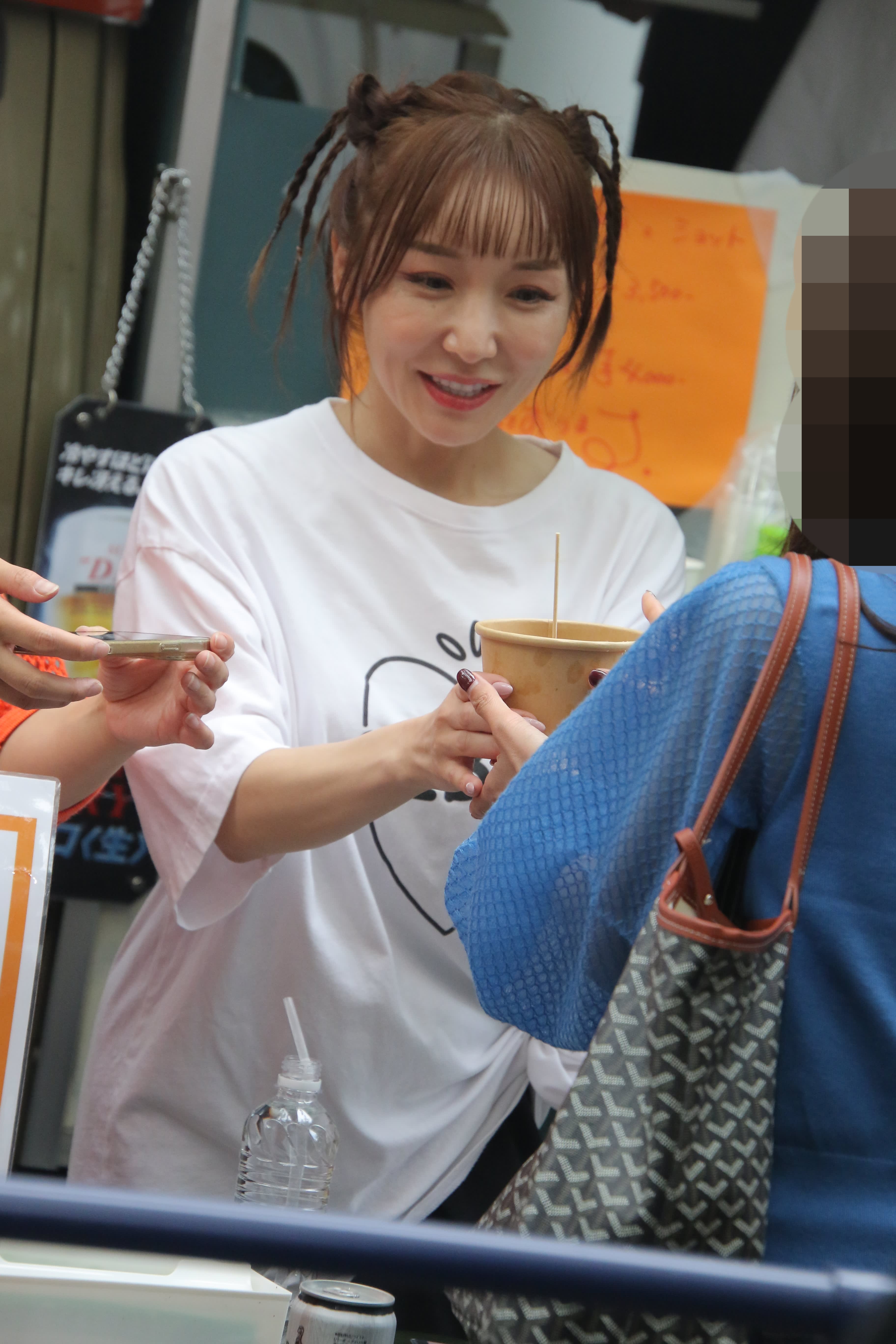 2ページ目）「いらっしゃいませー！」加護亜依「東京ナイトマーケット