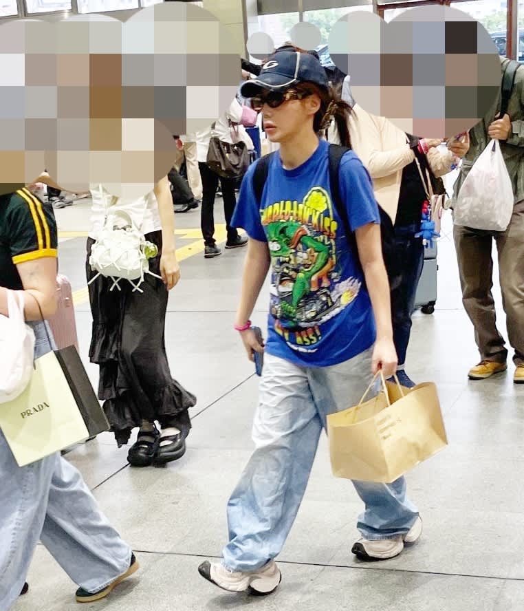 マジウケる精神”で突き進む！ ド派手な”アメコミ”Tシャツで新大阪駅を