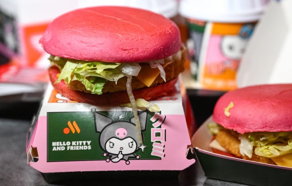 2ページ目）ロシアのマクドナルド後継店「ハローキティ・バーガー
