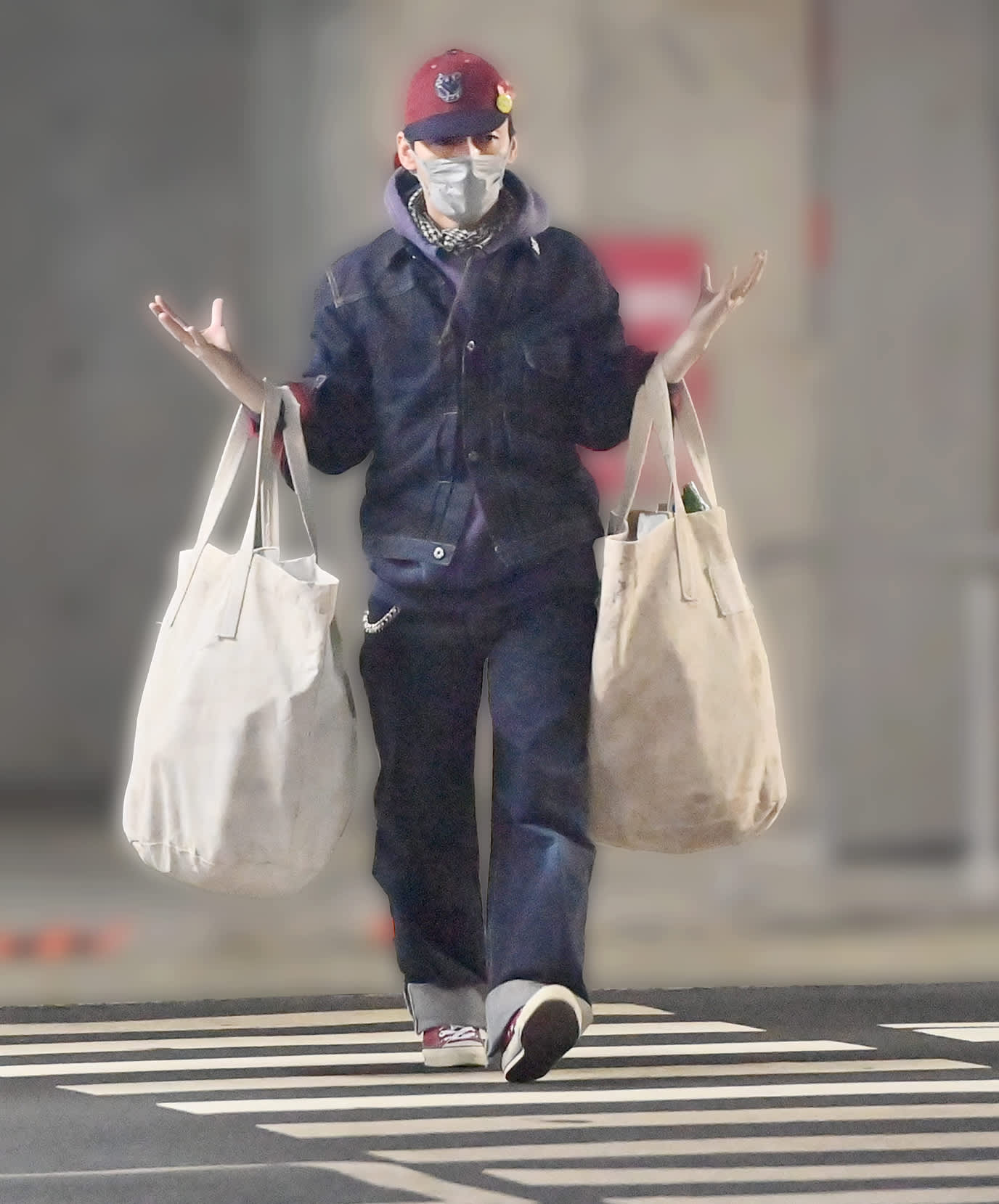 元SMAP・草彅剛がついに掴んだ「充実の日々」 貴重な買い物姿を目撃撮