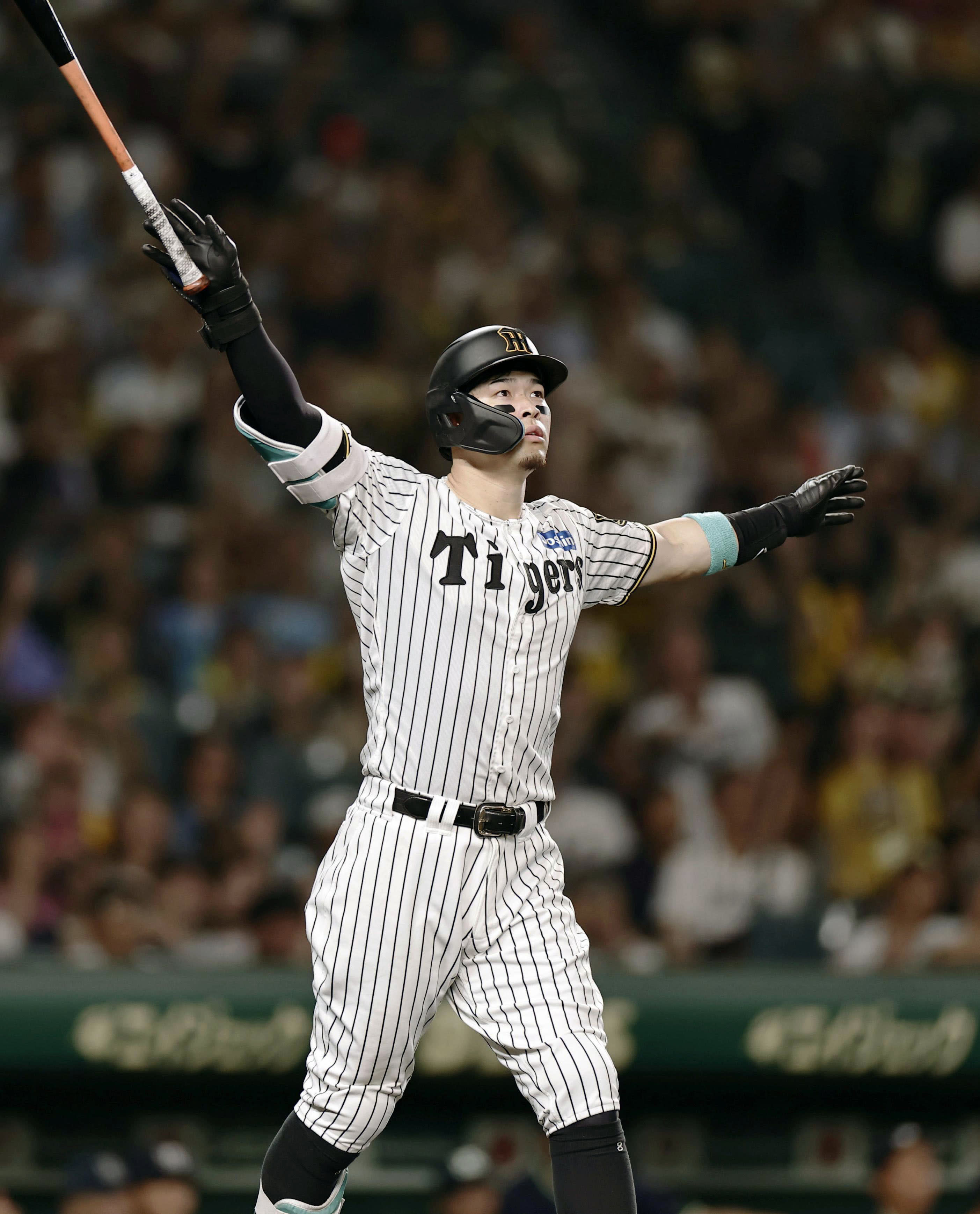 阪神・佐藤輝明「超強硬姿勢」維持の理由は「球団の態度軟化」か…合同