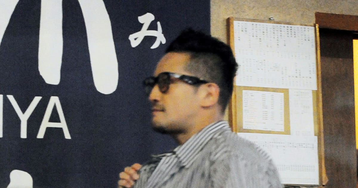 TOKIO松岡昌宏「人の好さ全開」街角での圧倒的存在感 | FRIDAY
