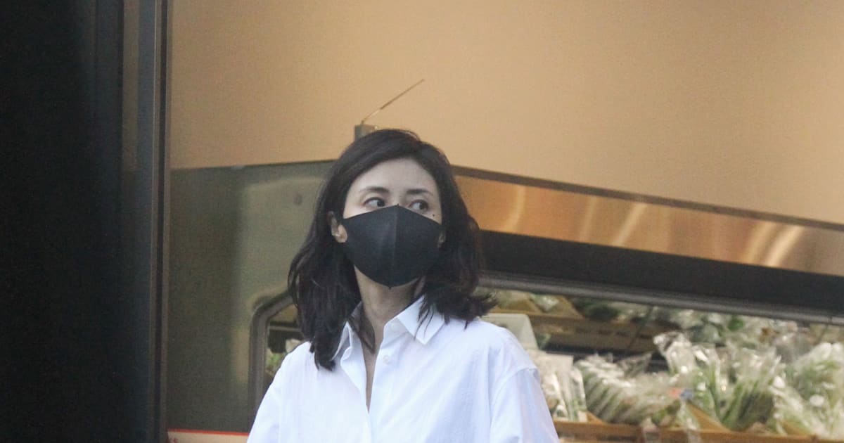 フォトギャラリー8枚目 スッピンでジム、夫婦で愛車…松嶋菜々子