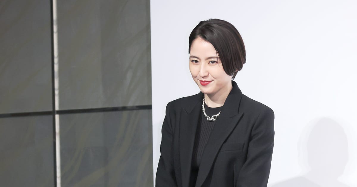 長澤まさみ「ウルトラ風真っ赤なブーツ」で放った圧倒的オーラ