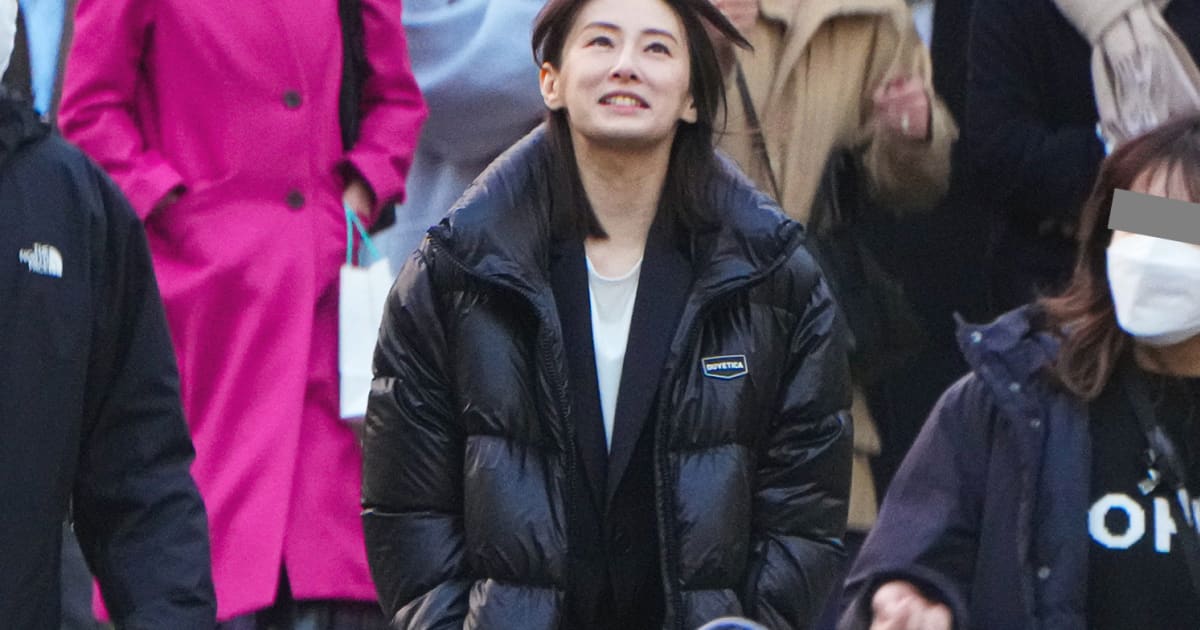 北川景子さん着用 Spick & Span チェック柄ダブルブレストコート フォトギャラリー1枚目 ついに『月9』初主演！北川景子が都心の公園の