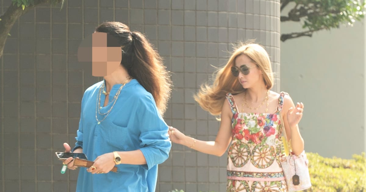 金髪＆ショートパンツが眩しい…！沢尻エリカ「自宅マンションに通う
