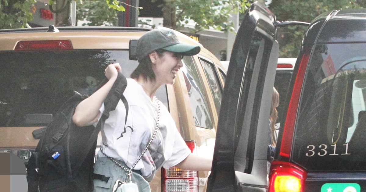 評価爆上がりも世間はいまだ冷たく…『極悪女王』の唐田えりか 道端で