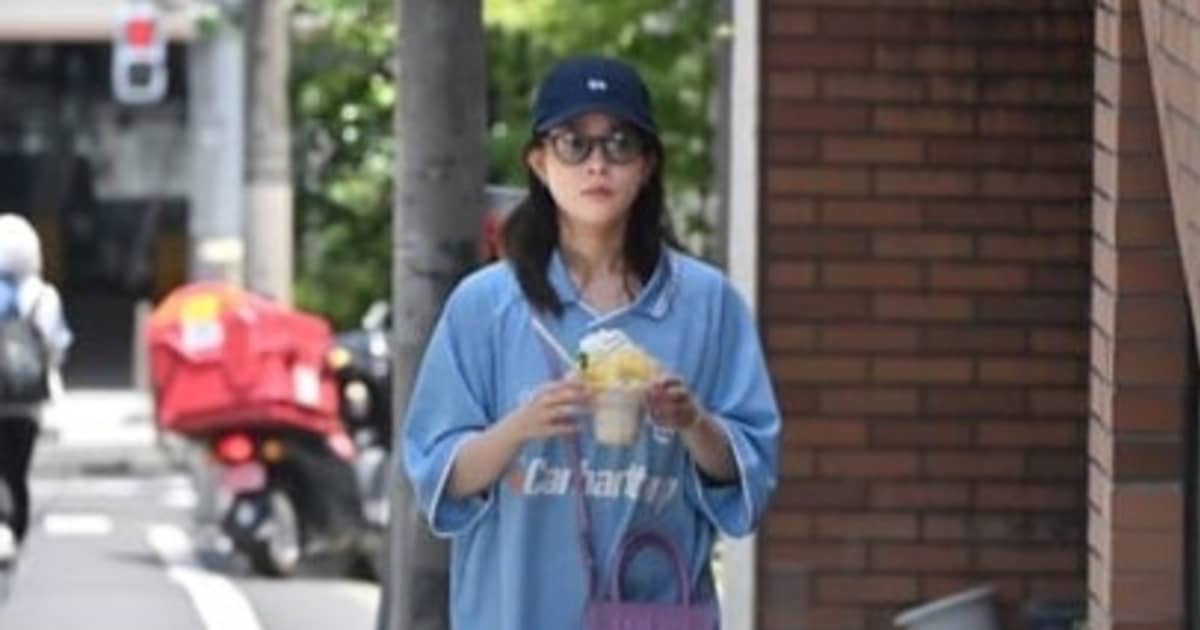 祝・第一子妊娠》オーバーサイズのシャツで…女優・高畑充希が