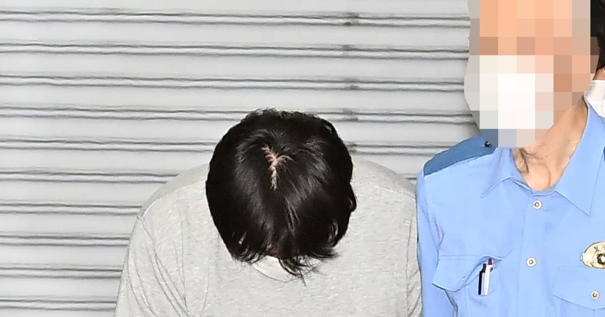 「どれだか覚えていない」体操着、水筒、水着…女子児童の持ち物に下半身をこすりつけた小学校教師 | FRIDAYデジタル