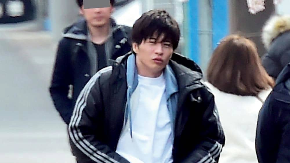 田中圭 いま旬の俳優が街中ロケで白熱演技 | FRIDAYデジタル