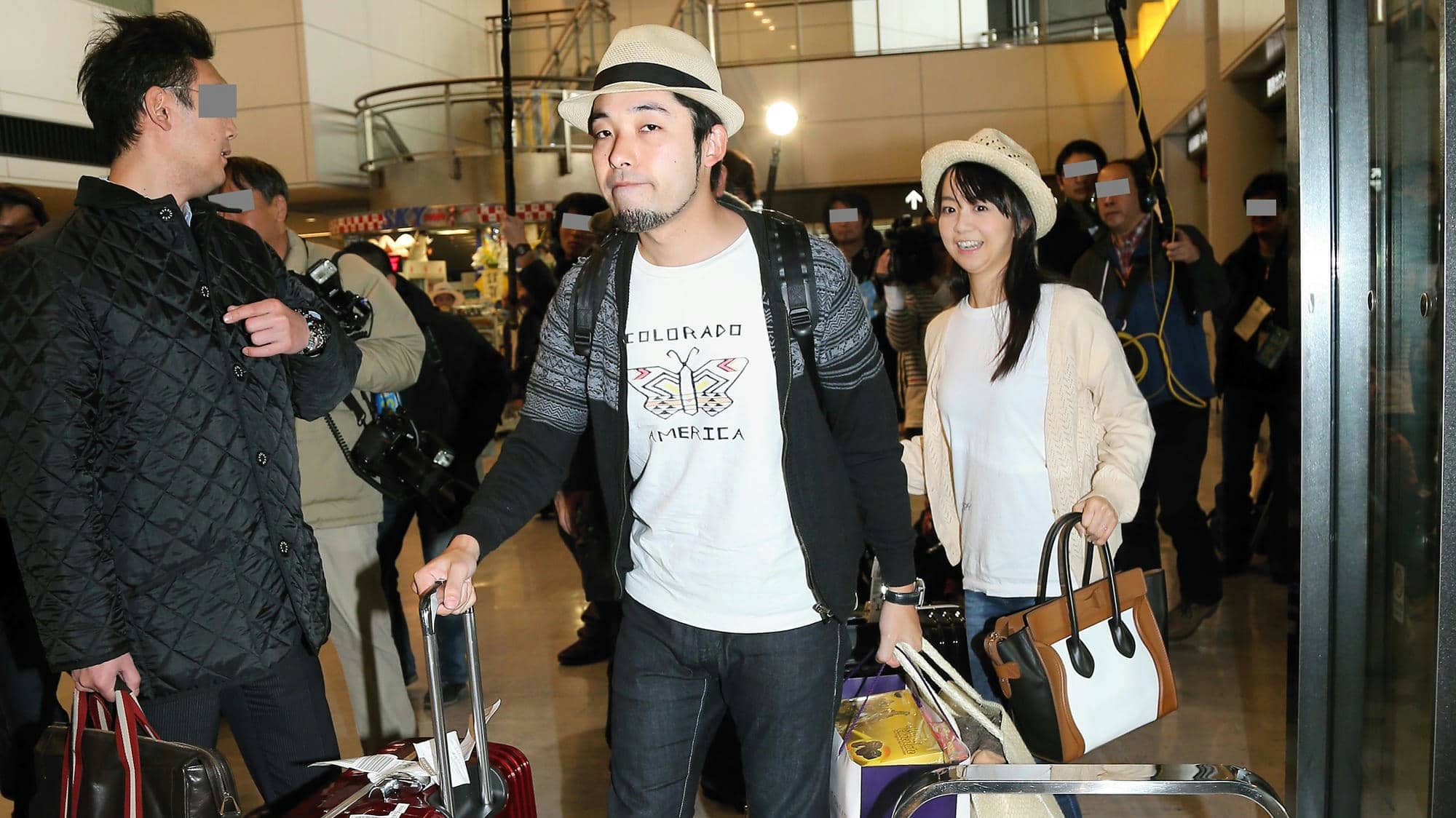 中田敦彦年収