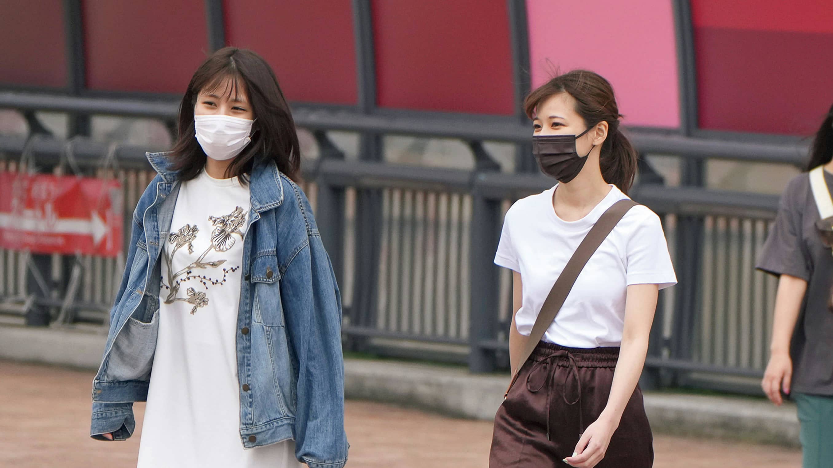 鈴木唯 フジ鈴木唯＆堤礼実アナ『めざまし』出演後、仲良く帰宅の瞬間 | FRIDAYデジタル