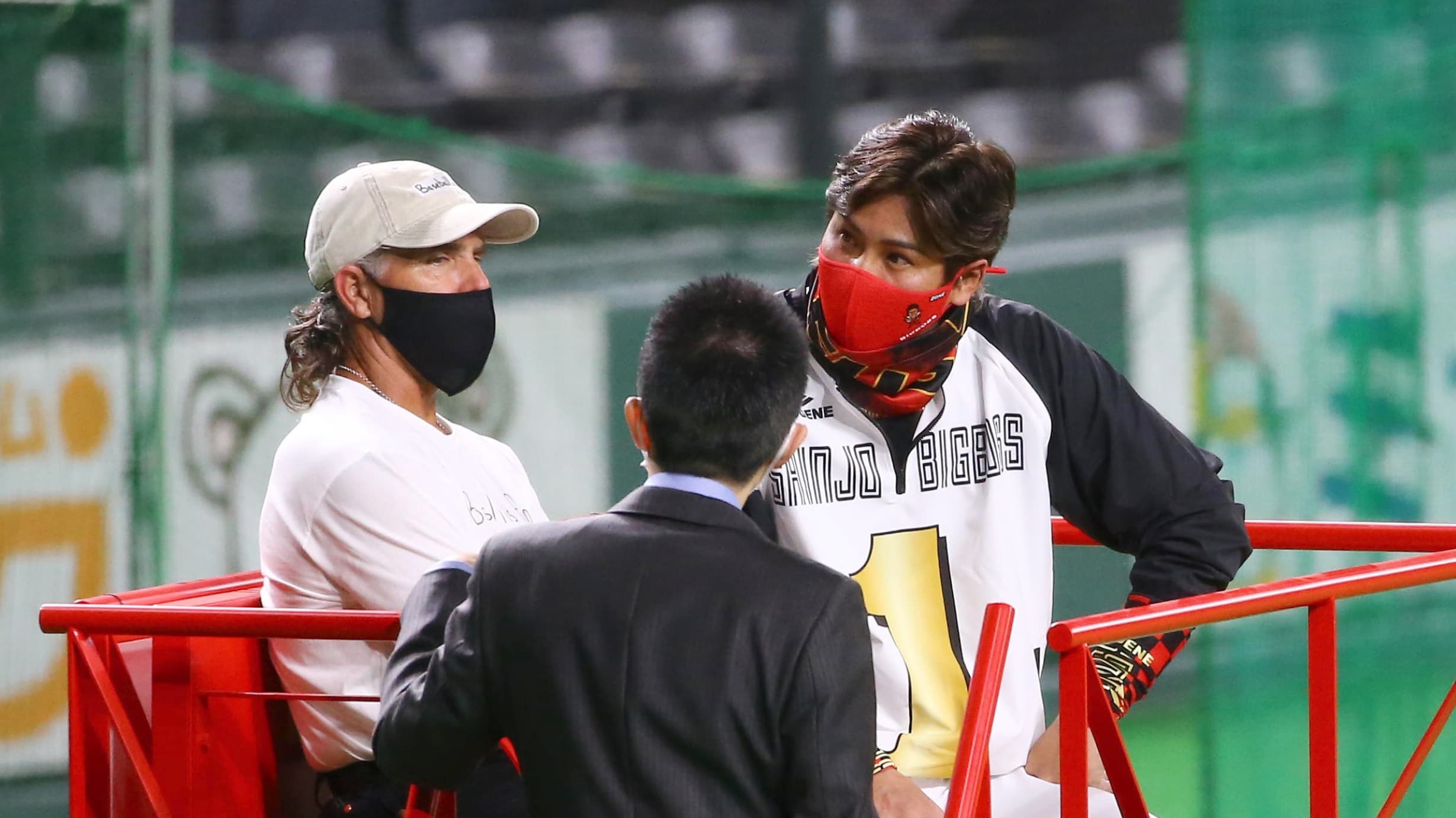 Nippon Ham Fighters manager Tsuyoshi Shinjo unveils his uniform change in a  ceremony after the final home game of the season at Sapporo Dome in  Hokkaido, northern Japan, on Sept. 28, 2022.