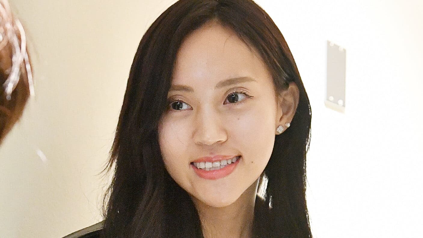 交際期間は…」元フリーアナとトラジャ・川島如恵留の”水着ツーショ”の 