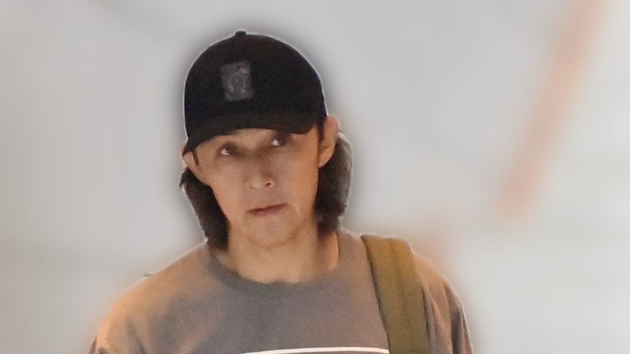 Tシャツにビーサンなのにこの色気とオーラ…『B'z』稲葉浩志「大物