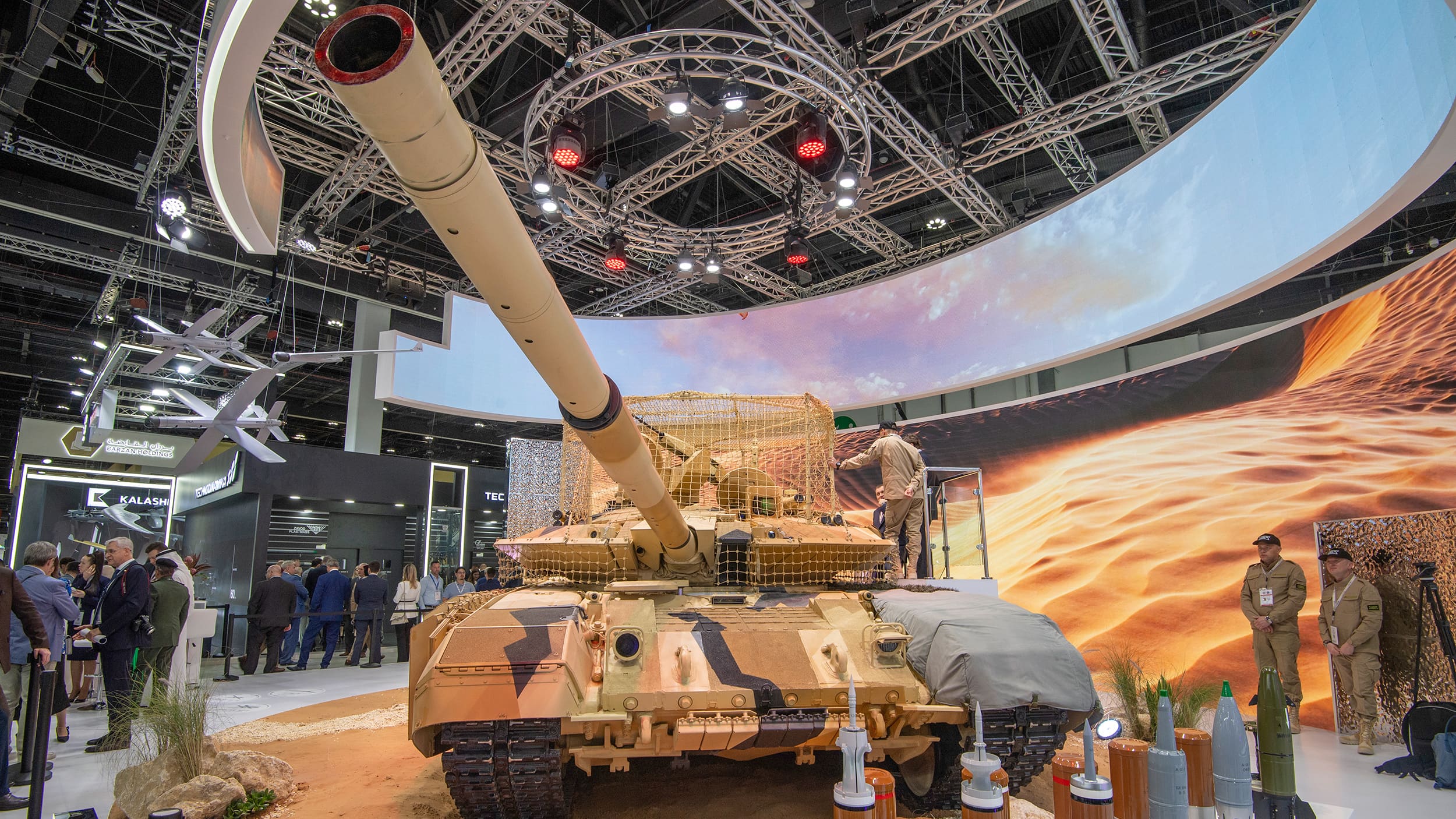 軍事見本市「IDEX2025｣】(UAE・アブダビ)に並んだ最新兵器の威力