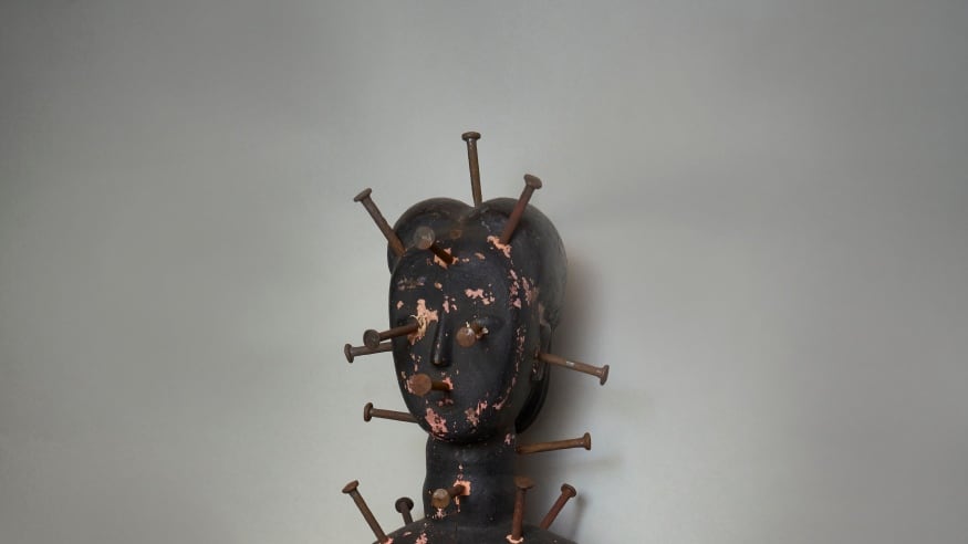 やっぱり取り憑かれているんでしょうね」総数500点…呪物コレクター蒐集