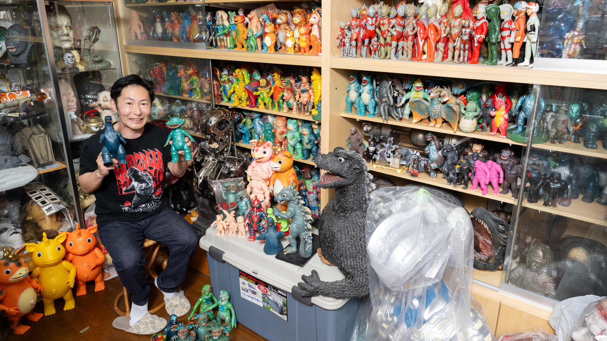 （超デッドストック！）1960年代ウルトラ怪獣ペンダント12体欠け無し フォトギャラリー1枚目 なべやかんが警鐘！ 怪獣ソフビ「3000万円