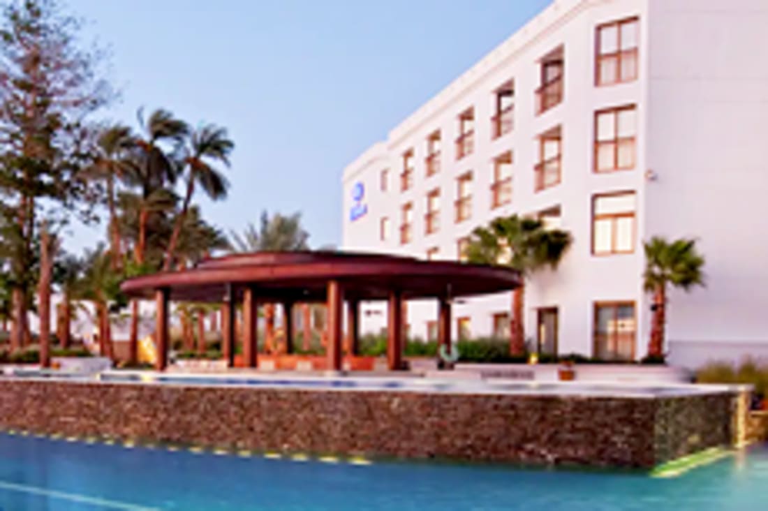 Hilton Luxor Resort & Spa