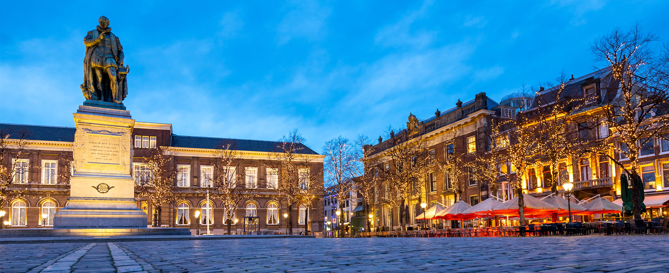 Het Plein at night, The Hague
