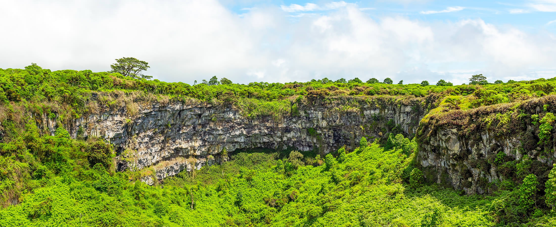 Los Gemelos, Santa Cruz