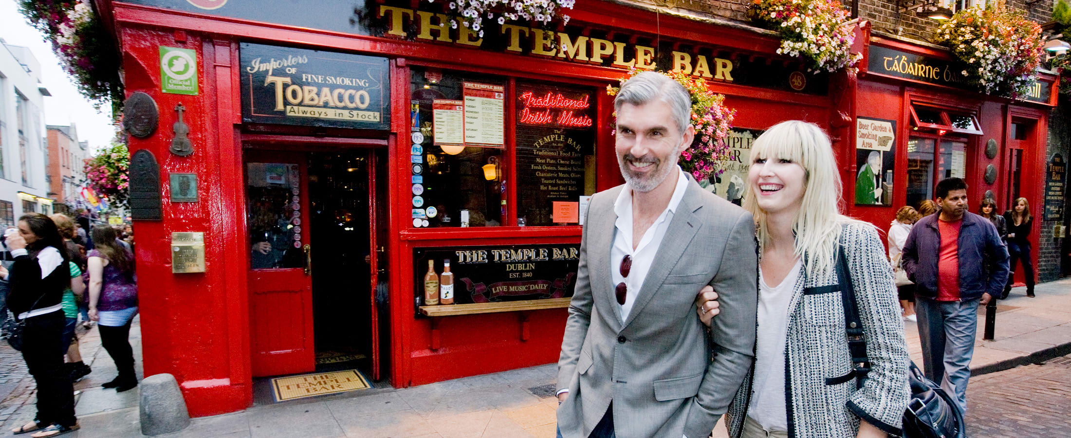 Couple in front of Temple Bar, Dublin