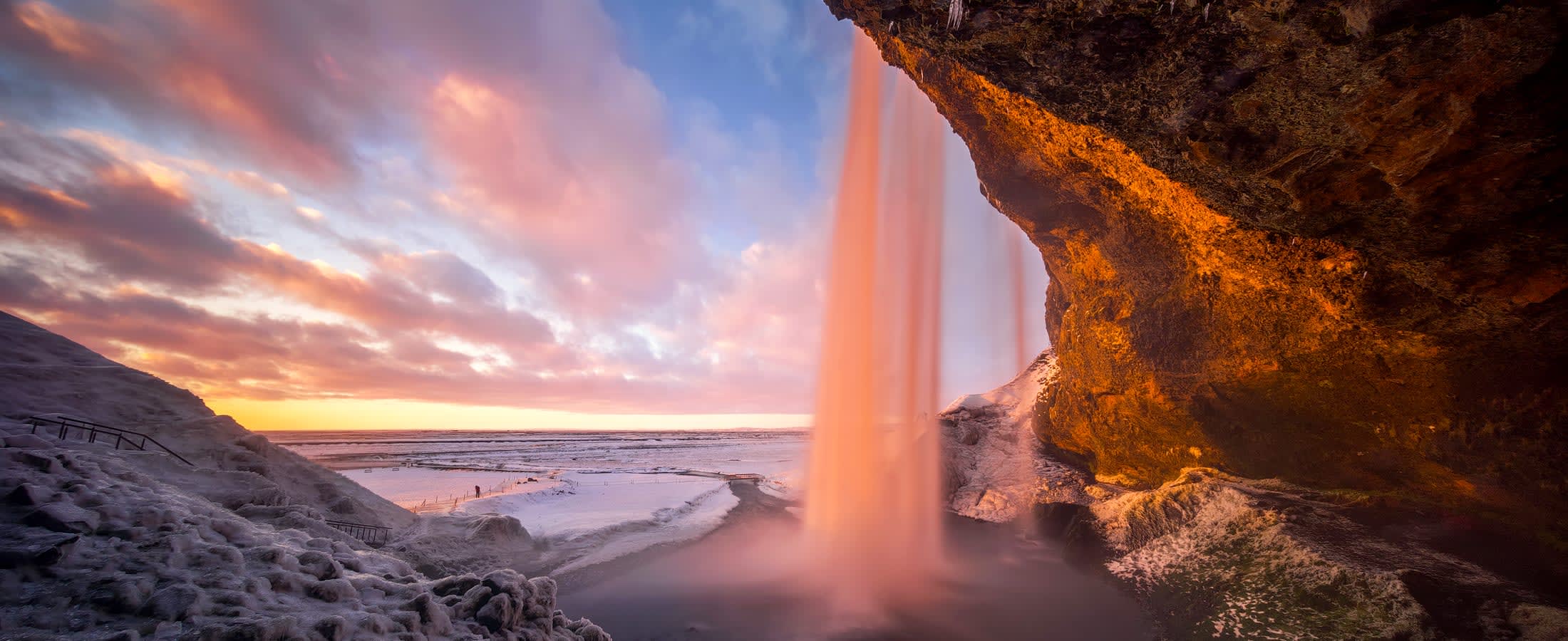 Seljalandsfoss waterfall