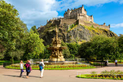 Princes Street Gardens and Edinburg Castle 