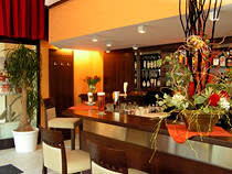 Clarion Lobby bar