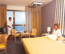 Dan Panorama Hotel room
