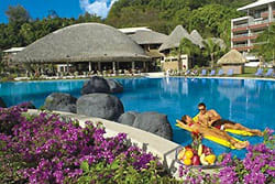 Radisson Plaza Resort Tahiti pool