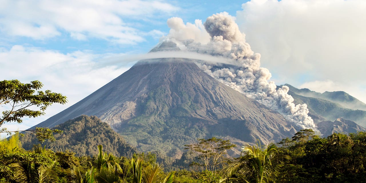 Costa Rica: Volcanoes, Rainforests & Beaches