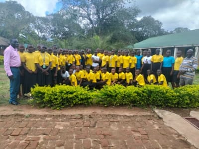 2023 10 group photo with students