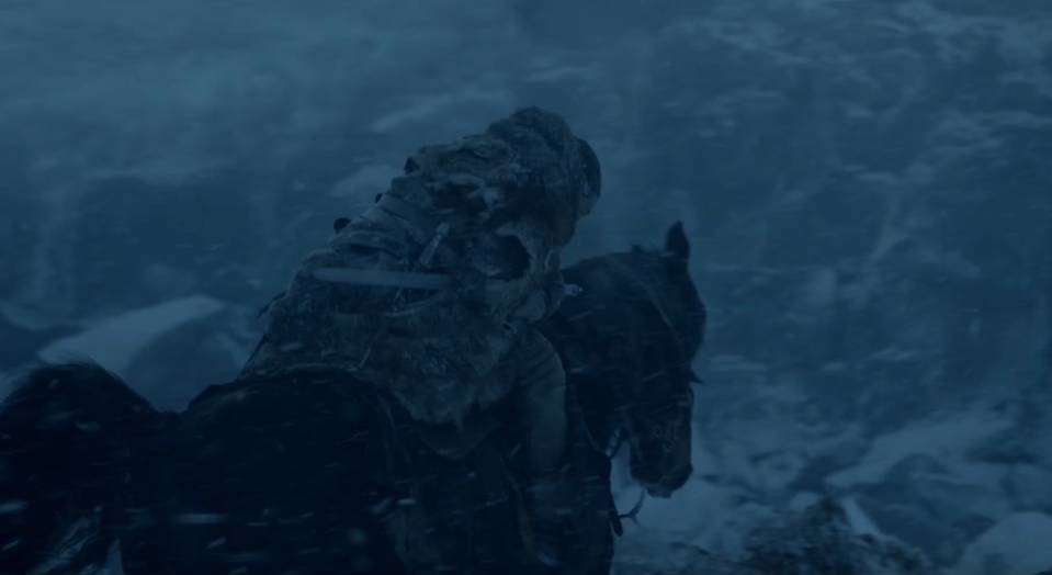 Jon Snow bersama kuda milik Benjen