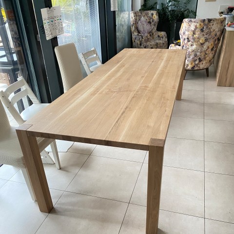 ref-1771840045-et03-esstisch