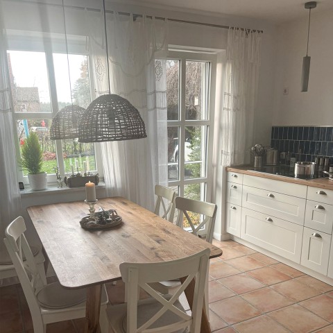 ref-1768216290-et125-esstisch