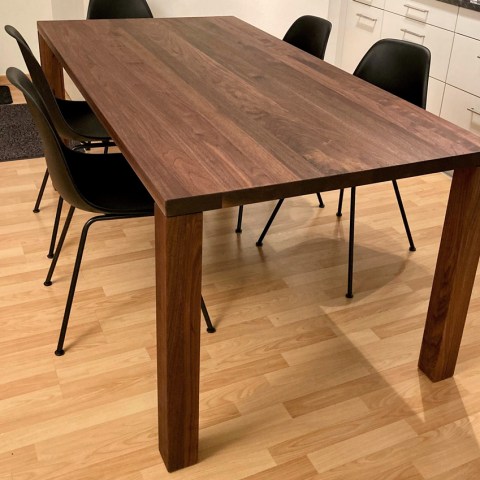 ref-1637923173-et01-esstisch