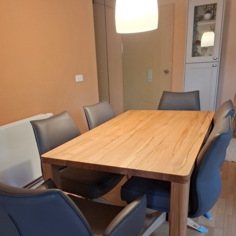 ref-1754634433-et05-esstisch