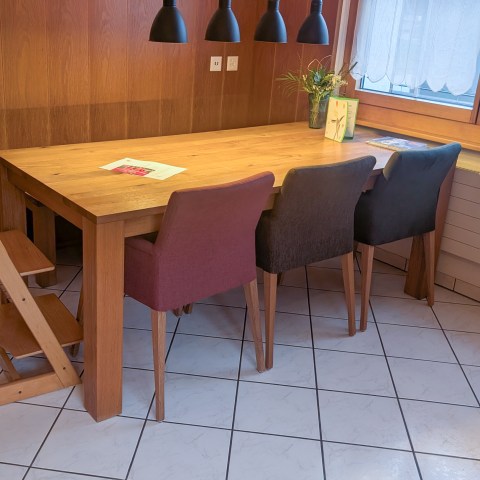 ref-1775122752-et10-esstisch