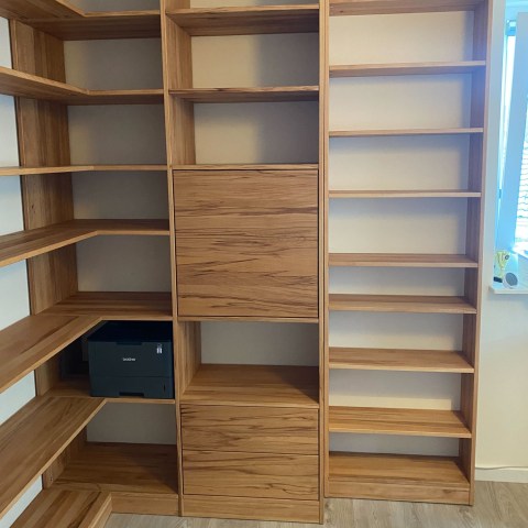 ref-1771240237-r100-regal