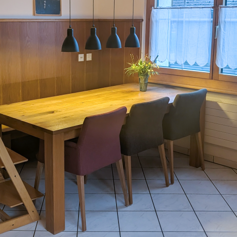 ref-1775122752-et10-esstisch