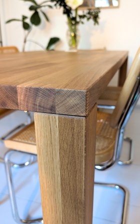 ref-1767619346-et01-esstisch