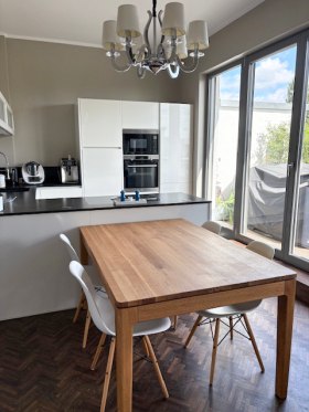 ref-1754561783-et134-esstisch