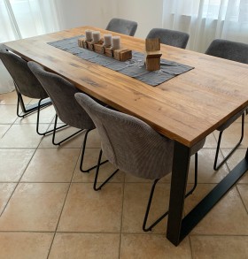 ref-1765184776-et39-esstisch