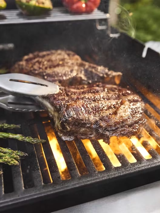 Barbacoa Weber® de gas Spirit E-425 con plancha de regalo