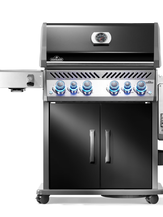 Barbacoa Napoleón de gas Rogue PRO-S 525