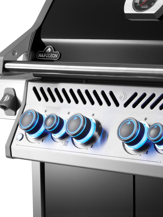 Barbacoa Napoleón de gas Rogue PRO-S 525